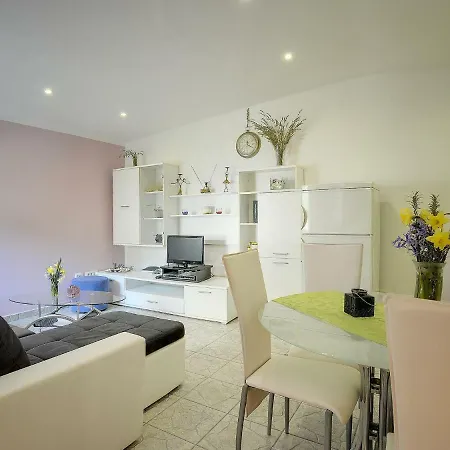 בית נופש Holiday House Dani