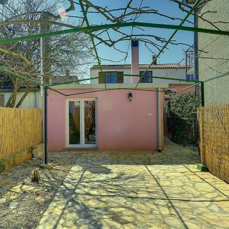Holiday House Dani בית נופש פולה